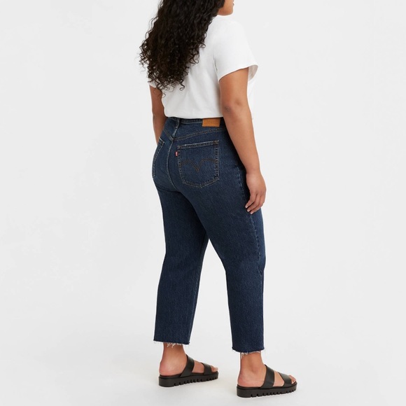 Levi’s Medium Wash Wedgie Button Fly RawHem 99%Cotton Women’s Jeans NWT Size 20W - Picture 3 of 16